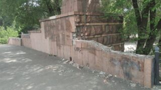 Жители Алматы недовольны реконструкцией моста