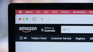 Акции Amazon на постторгах выросли на почти девять процентов