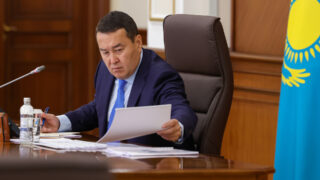 Алихан Смаилов заявил, что казахстанским бизнесменам нужны доступные кредиты