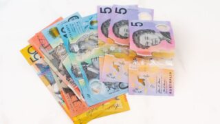 Австралийский и новозеландский доллары продолжают падение