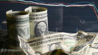 Дефицит бюджета в США превысил 220 млрд долларов в июле