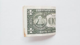 Доллар достигает максимума 2023 года по отношению к иене