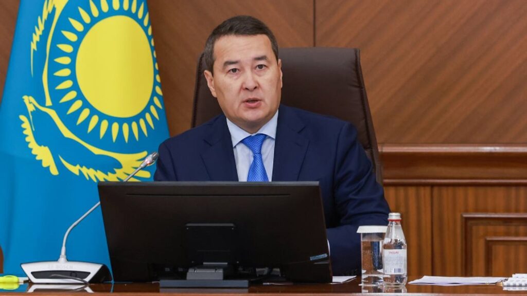 Алихан Смиалов. Фото: пресс-служба Правительства РК.