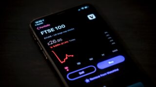 Фондовые индексы Европы показывают умеренное снижение