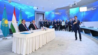 Касым-Жомарт Токаев и Эмомали Рахмон побывали в офисе цифрового правительства