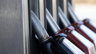 Казахстан на 6 месяцев продлил запрет на вывоз бензина и дизеля автотранспортом