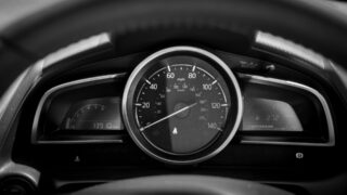 Максимальная разрешенная скорость на казахстанских трассах — 140 км/ч