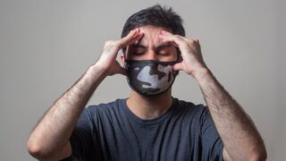 Главный санврач страны подписал постановление ходить в масках и использовать антисептик