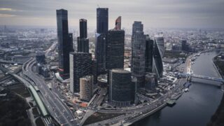 Москва требует больших скидок от иностранных компаний, покидающих Россию