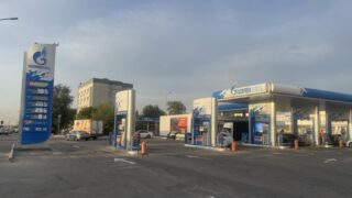 На некоторых АЗС Алматы бензин АИ-95 стоил 385 тенге