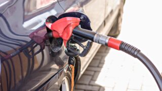 Нехватку бензина АИ-95 на некоторых АЗС Казахстана объяснили в Минэнерго