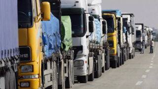 Движение грузового транспорта временно ограничат в 8 областях Казахстана