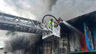 Огнеборцы Алматы локализовали пожар на площади 2250 квадратных метров