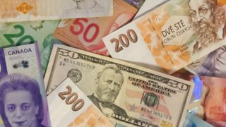 Ожидая данных об инфляции в США, доллар укрепляется