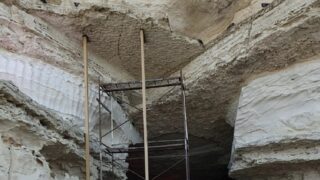 Под угрозой оказались скальная тропа и пещеры в Актау из-за строительства ЖК