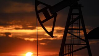 Прогноз цены нефти на ближайшие полгода, предоставленный экспертом