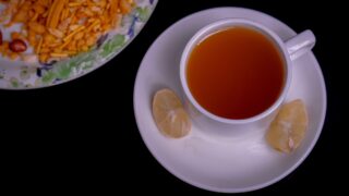 Когда на самом деле стоит пить первый кофе или чай, чтобы взбодриться