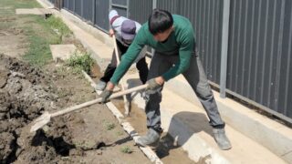 Работа по очистке дорог и вывозу мусора продолжается в области Жетысу