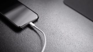 В Казахстане хотят запретить смартфоны школьникам: что случилось?