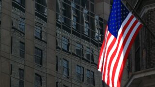 Снижение фьючерсов на Уолл-стрит перед публикацией макроэкономических данных