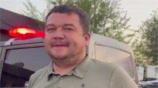 Сотрудник Службы спасения Алматы спас авто от пожара в Алматы