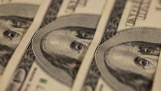 Статистика США влияет на курс доллара: евро растет, иена падает