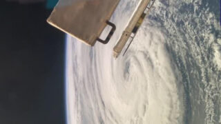 Тайфун «Лан» парализует Японию: отменены 240 рейсов и ожидаются сильные дожди