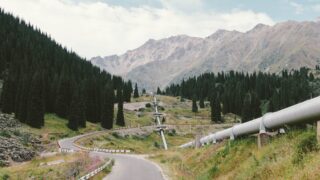 Три туриста потерялись в горах Алматы и разыскивались спасателями всю ночь