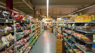 Универмаг Marks & Spencer увеличил продажи продуктов питания и одежды