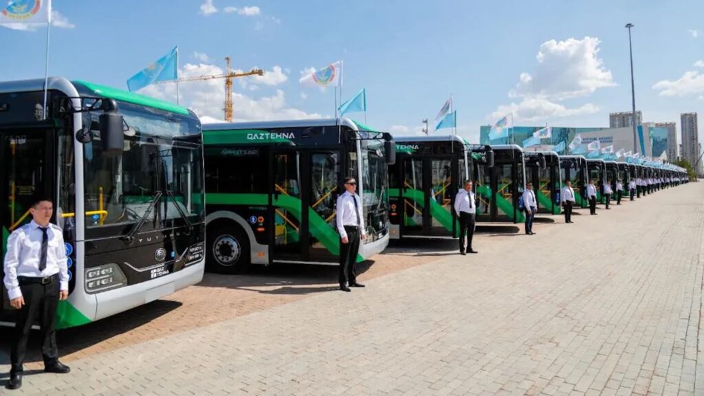 В Астану завезли 90 новых автобусов