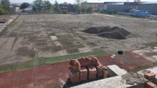 В городе Каркалинск идет ремонт стадион