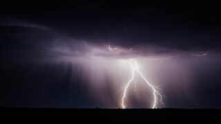 В Монголии две девочки погибли от удара молнии