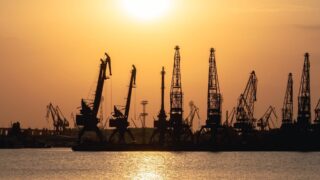 В порту Актау планируется восстановить два недействующих причала