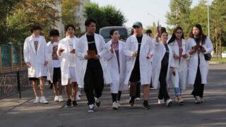 Жаңа адамдар припомнили павлодарскому депутату слова о чипировании детей