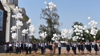 19 лет спустя: в Беслане проходят траурные мероприятия в память о жертвах теракта в школе №1