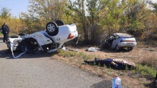 Четыре человека погибли в результате лобового столкновения автомобилей в Западно-Казахстанской области
