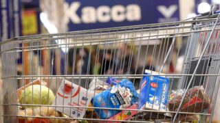 Цены на основные продукты питания продолжают падать в Казахстане