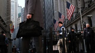 Фьючерсы на американские фондовые индексы растут в преддверии заседания ФРС США