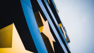 Макроэкономическая статистика вызывает снижение европейских бирж