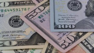 Мировой долг достигает исторического максимума