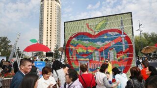 Мозаика из кубиков Рубика в Алматы попала в книгу рекордов Гиннеса