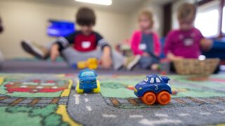 На 30% поднимется зарплата воспитателям детских садов Казахстана