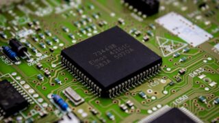 Ограничения США на экспорт чипов обсуждаются в Китае