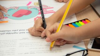 В Казахстане начали выплачивать начальный учебный капитал детям