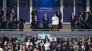 Президент Казахстана Касым-Жомарт Токаев поддерживает национальную сборную на матче в Астане — 1:0, мы впереди!