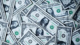 Продажи валютной выручки субъектами квазигосударственного сектора сократились до $36 млн в августе