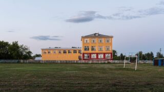 Родители в Карагандинской области бунтуют против «шестидневки»