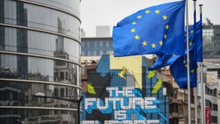 Рост фондовых индексов Европы обусловлен ослаблением евро