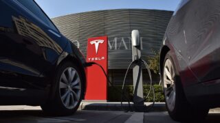 Саудовская Аравия ведет переговоры с Tesla о возведении завода на своей территории