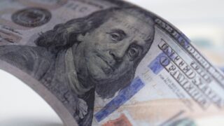 Средневзвешенный курс доллара к тенге по итогам торгов на KASE в среду, 27 сентября